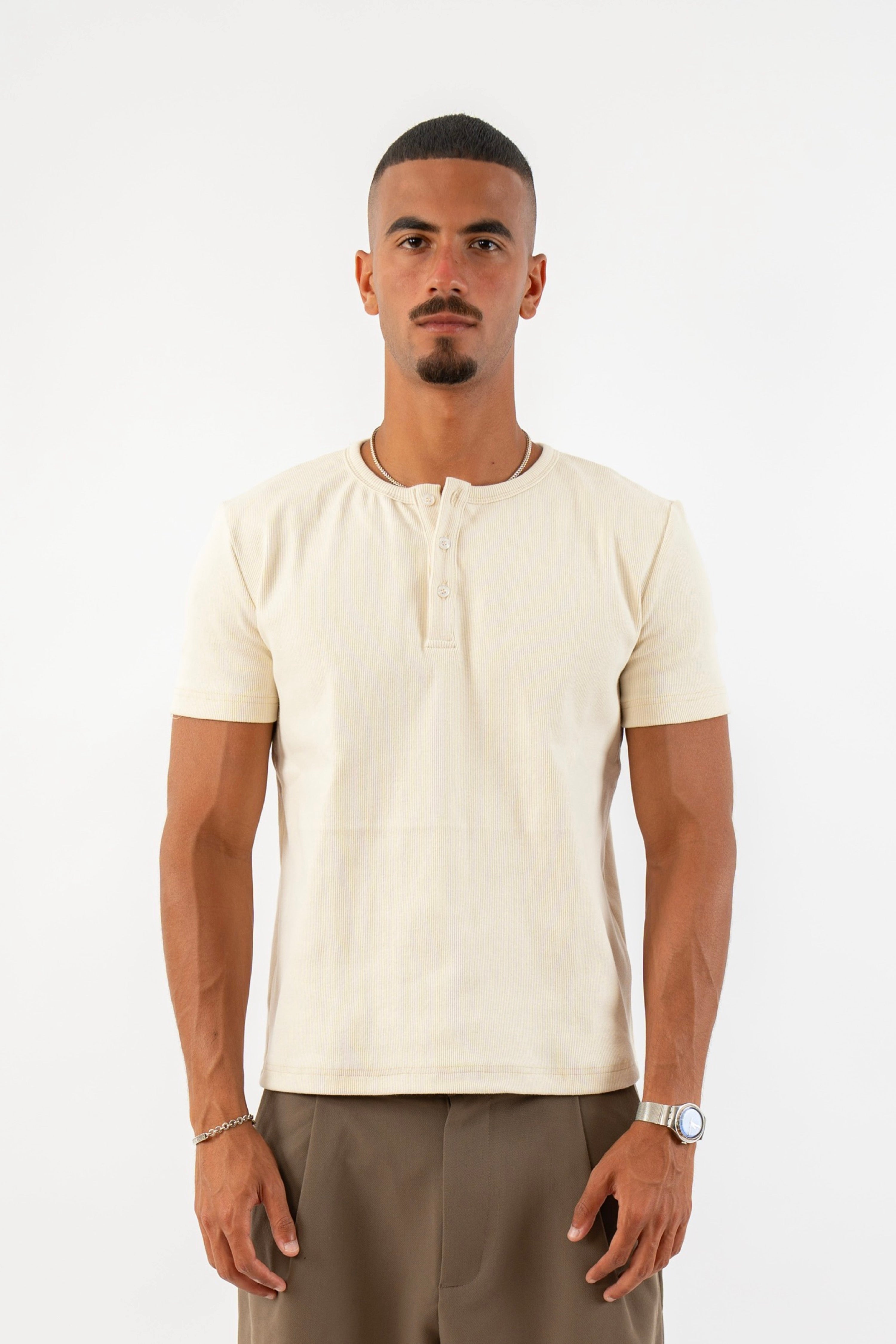 Classic Henley in crème