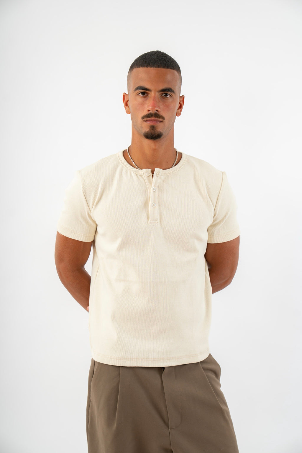 Classic Henley in crème