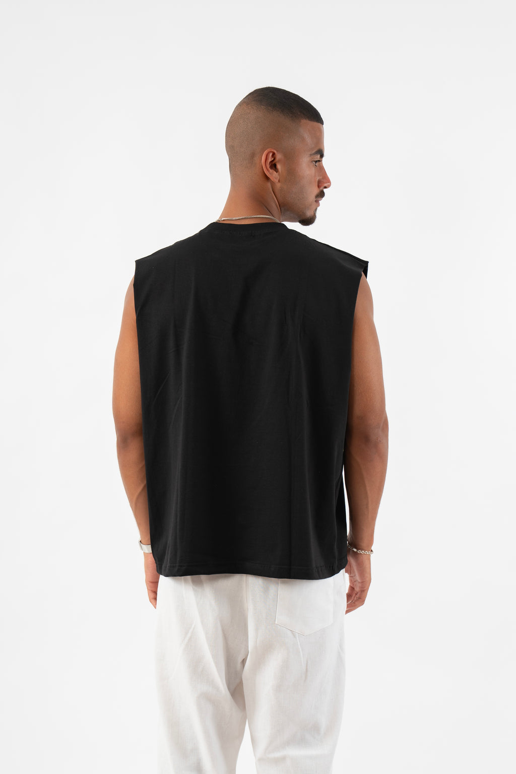 Sleeveless Tee in black