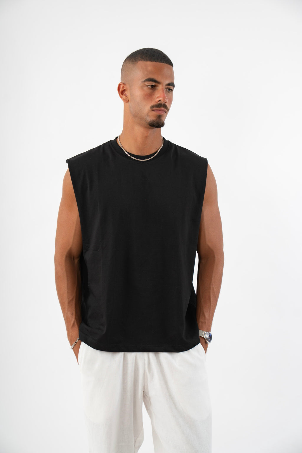 Sleeveless Tee in black