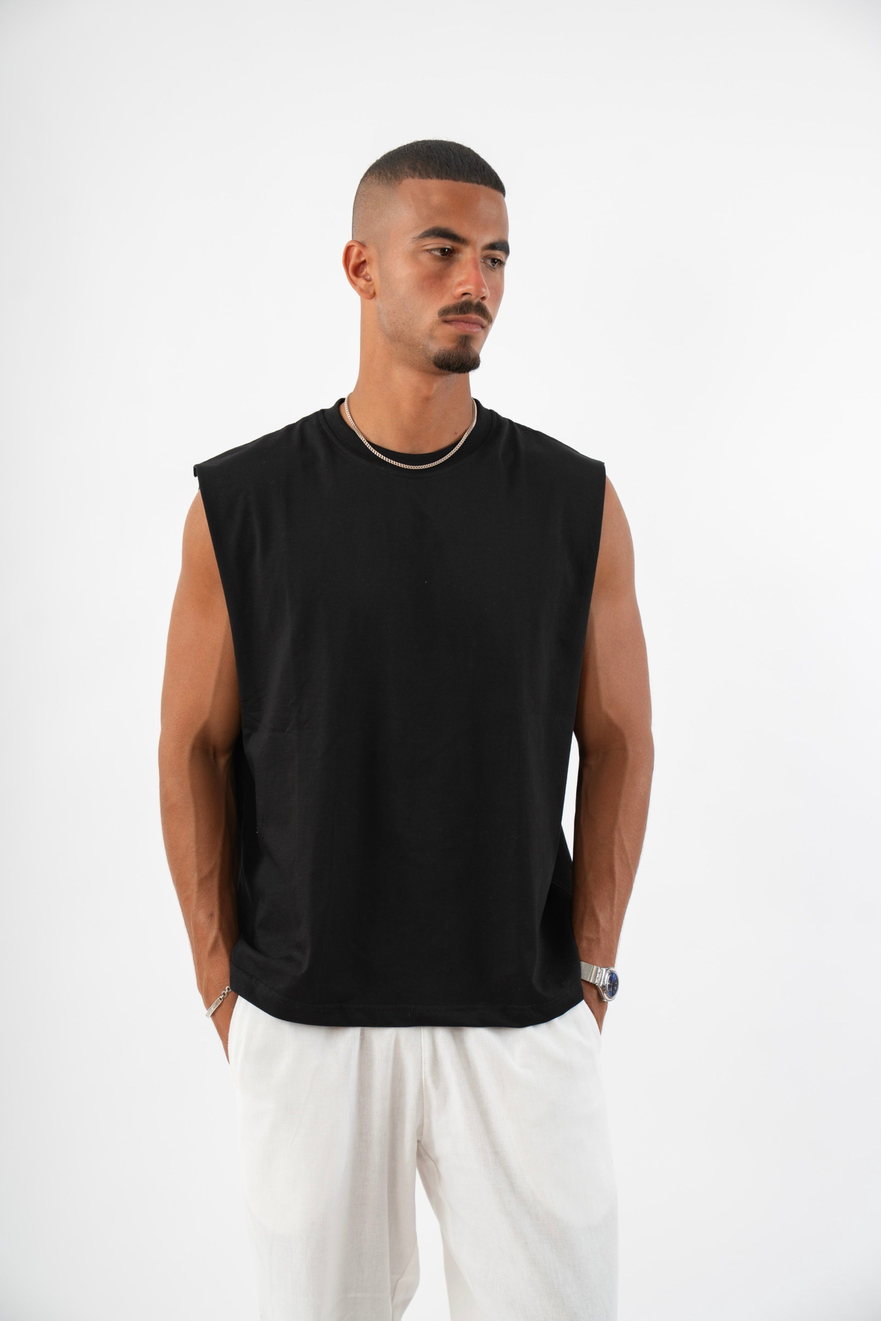 Sleeveless Tee in black